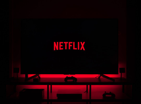 Netflix     